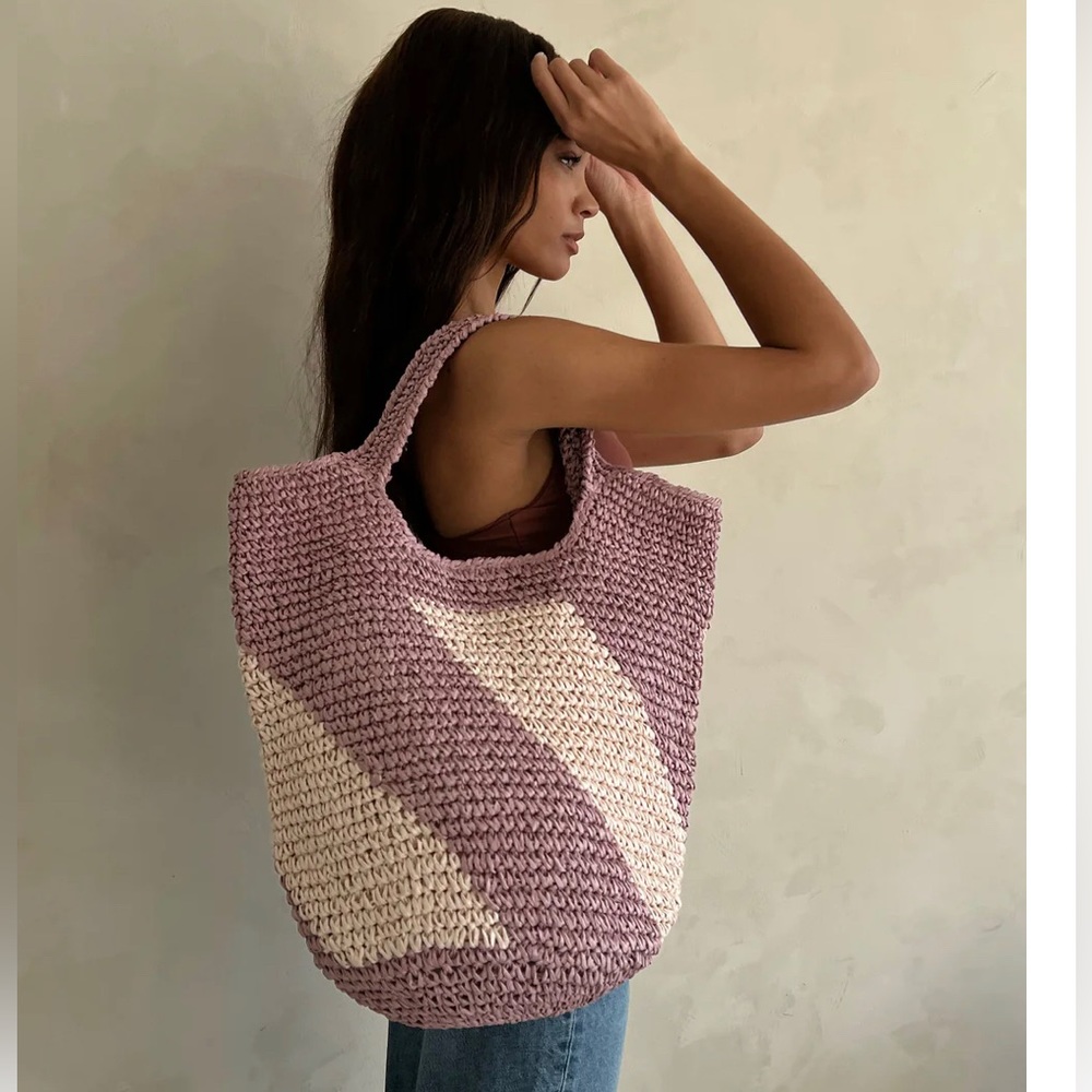 NWT BTB Los Angeles Demi Lavender Petal Raffia Shoulder Bag Purse